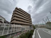 ＪＲ山陽本線朝霧駅までバス約10分 徒歩5分