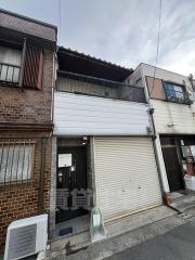 賑町1丁シャッターガレージ付貸家