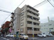 鹿児島市電谷山線荒田八幡駅まで徒歩6分