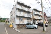 ＪＲ函館本線稲積公園駅まで徒歩11分