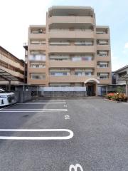ＪＲ山陽本線福山駅までバス約13分 徒歩3分