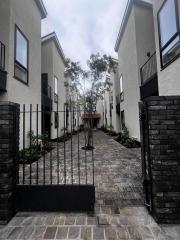 Annabelle Court