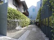 小田急小田原線下北沢駅まで徒歩8分