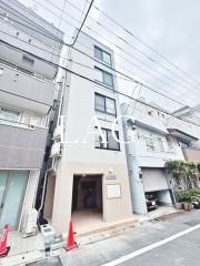 SAKURA HOUSE