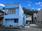 青い家