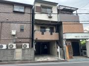 寝屋川市池田本町19-9 3階建