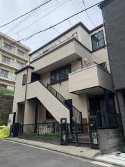 初音町1丁目貸戸建