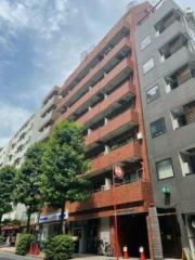 カテリーナ新宿御苑駅前