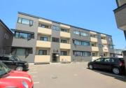 R′s court