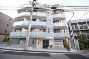 都営大江戸線中野坂上駅まで徒歩4分