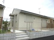 小田急小田原線愛甲石田駅までバス約10分 徒歩4分