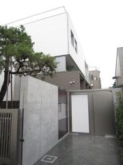 都営大江戸線牛込神楽坂駅まで徒歩4分