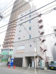 ファミールクレストコート