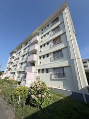 八潮伊草団地1号棟