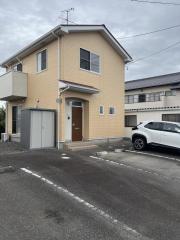 レオーネA 戸建て2LDK泉町