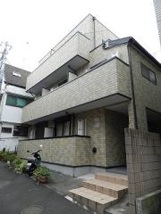 M′s court