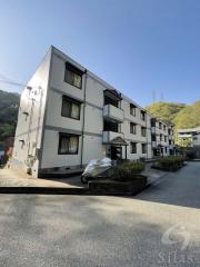 地下鉄西神・山手線大倉山駅まで徒歩20分