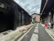 藤西町 格子窓のある平家