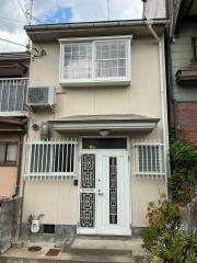 こじんまりした木の家