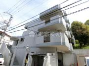 地下鉄西神・山手線名谷駅までバス約9分 徒歩3分