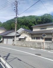 飯室倉庫付き住宅