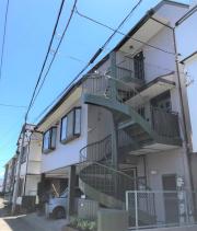 シェ・モア 1階