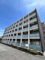 東武伊勢崎・大師線獨協大学前駅まで徒歩9分