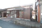 川原被服借家