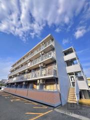 南海泉北線和泉中央駅まで徒歩13分