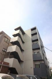 鹿児島市電唐湊線中郡駅まで徒歩1分