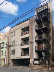 地下鉄七隈線渡辺通駅まで徒歩8分