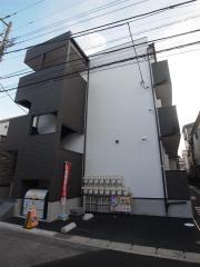 グローリー K.