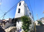 Y.M HOUSE