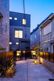 ＪＲ中央線中野駅まで徒歩10分