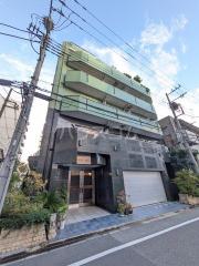 GREEN HILL
