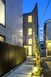 ＪＲ中央線四ツ谷駅まで徒歩15分