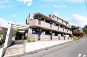 小田急小田原線新百合ヶ丘駅まで徒歩4分