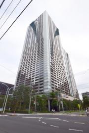 THE TOKYO TOWERS MID