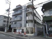 京阪本線枚方市駅までバス約5分 徒歩3分
