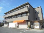 近鉄京都線高の原駅までバス約18分 徒歩1分
