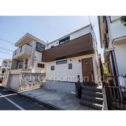 奥沢の家 ー吹き抜けのあるウッドデッキ付きモダンハウスー