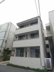 東京メトロ千代田線明治神宮前駅まで徒歩10分