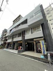 ブロンズパレス
