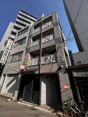 エムズ・サーティン