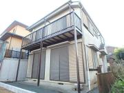 整然とした街並みに佇む一戸建て住宅です