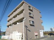 小田急小田原線伊勢原駅まで徒歩14分