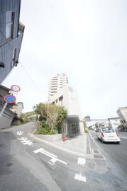 ＪＲ山陽本線下関駅までバス約7分 徒歩1分