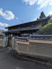 平群町下垣内貸家