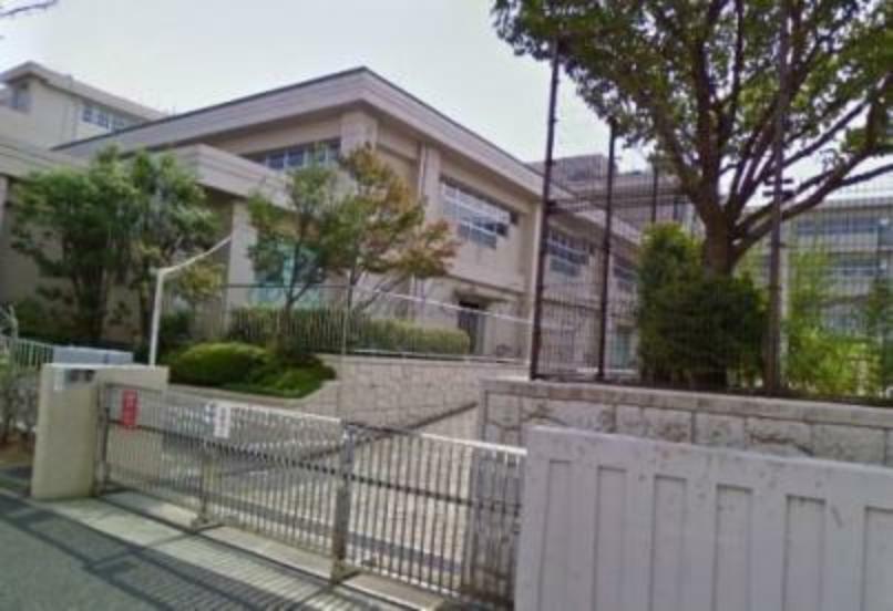 横浜市立青木小学校 　青木小学校は東急東横線反町駅を最寄り駅として、横浜の中心横浜駅から徒歩10分にある都会校です。