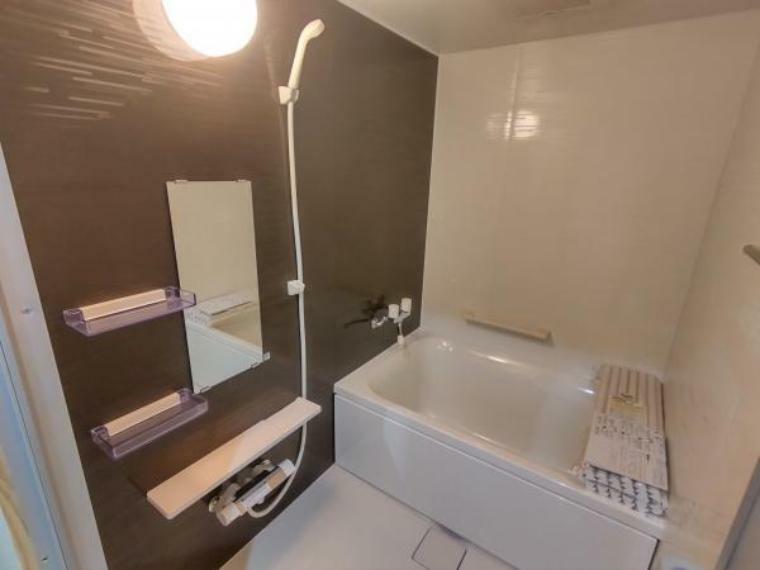【リフォーム後写真】浴室です。ハウステック製のユニットバスに新品交換いたしました。清潔で嬉しいですね。